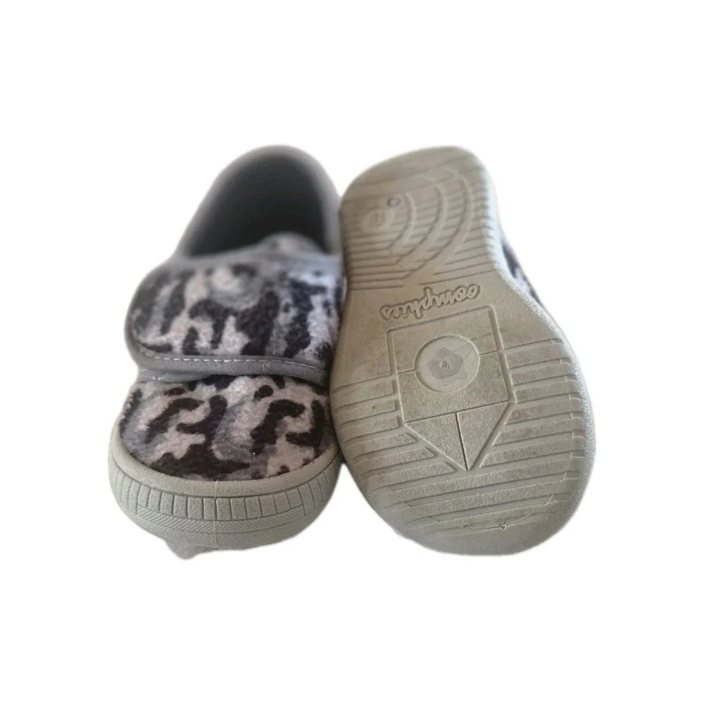 Oomphies Children's Camo Slip Ons Size 8